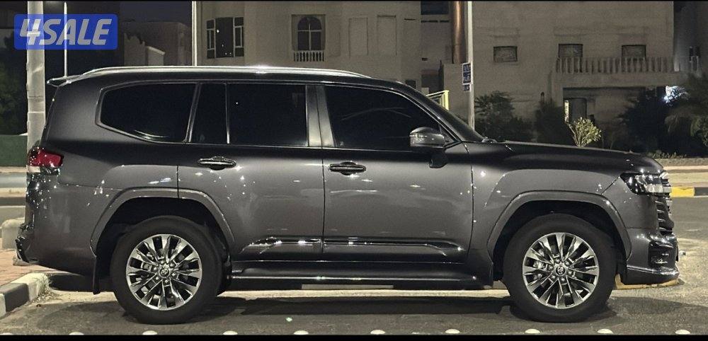 للبيع لاند كروزر موديل 2023 شرط الفحص0