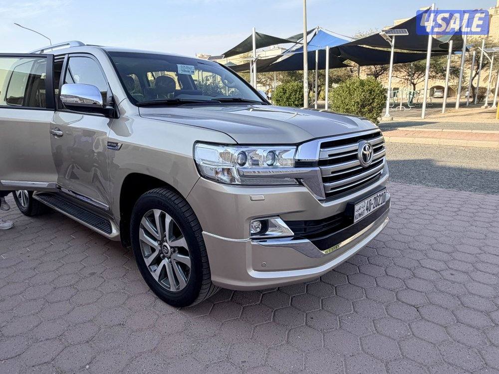 لاند كروزر بحاله نادره9