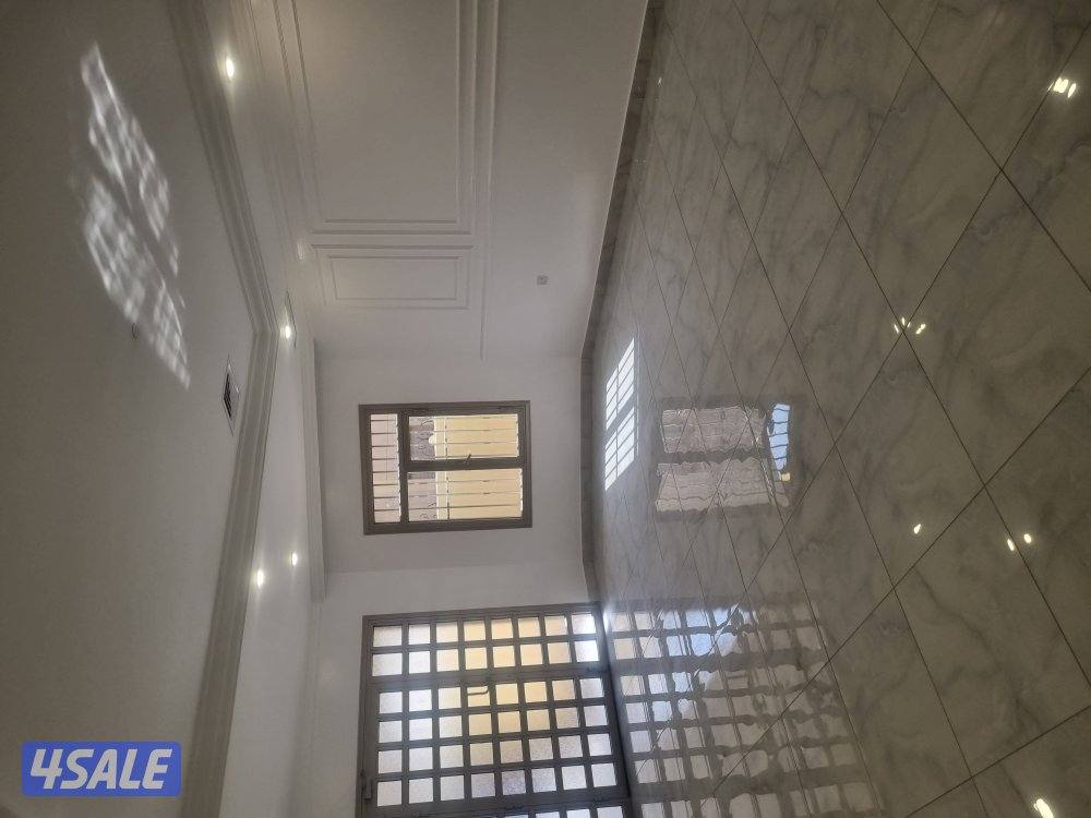 للايجار دور ارضي في السرة  مدخل خاص1