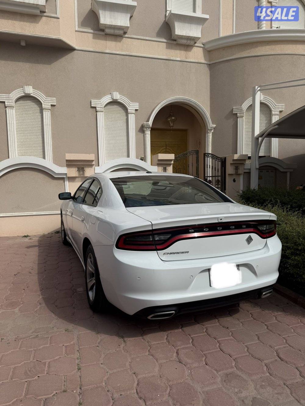 للبيع دودج تشاجر موديل 2020 وارد الوكاله وصبغ الوكاله العداد 44 ألف2