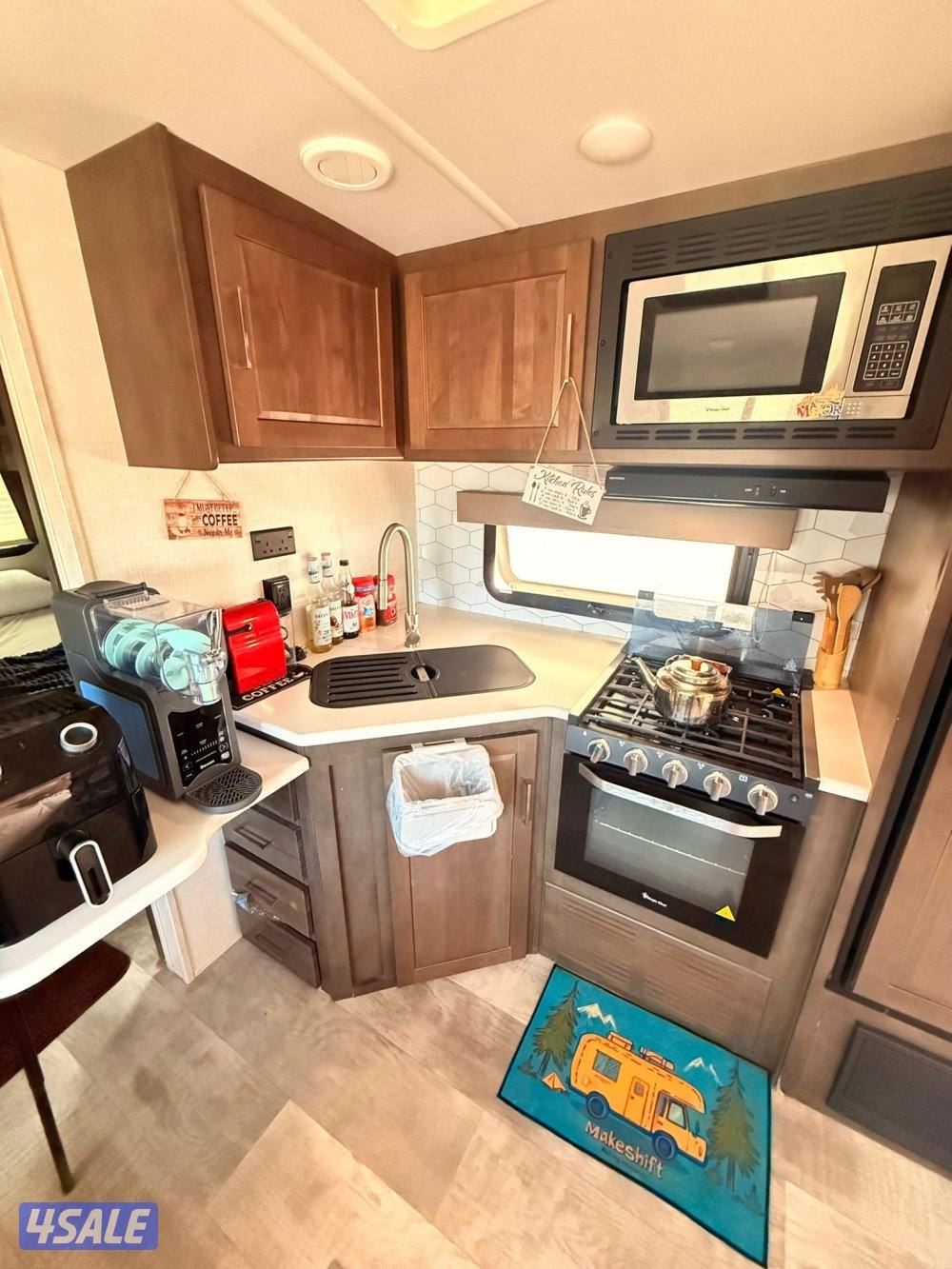 كرفان امريكي فلاق ستف ٣٠ قدم موديل ٢٠٢٠ بحالك المصنع و منفوض بالكامل12