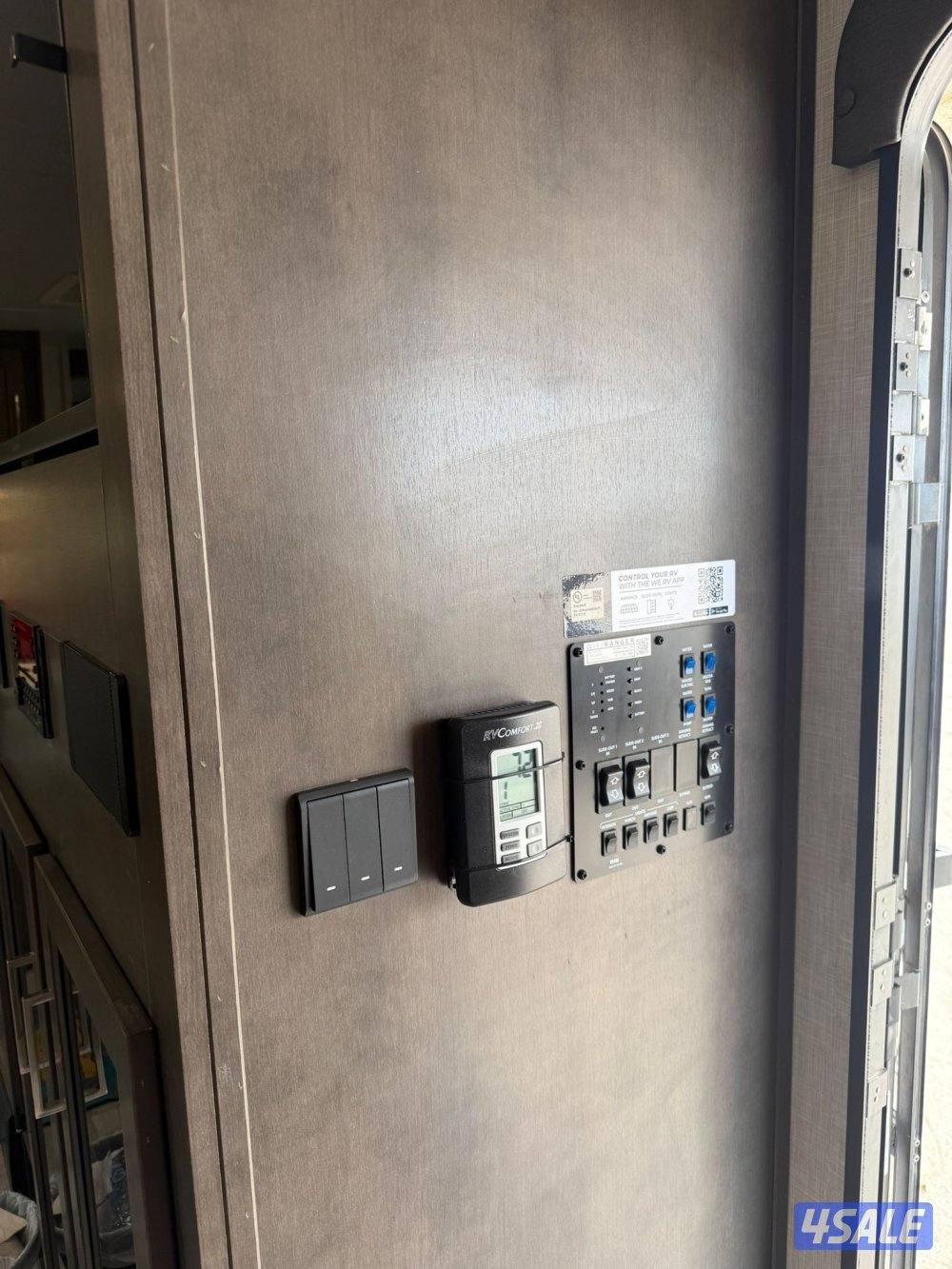 كرفان امريكي فلاق ستف ٣٠ قدم موديل ٢٠٢٠ بحالك المصنع و منفوض بالكامل15