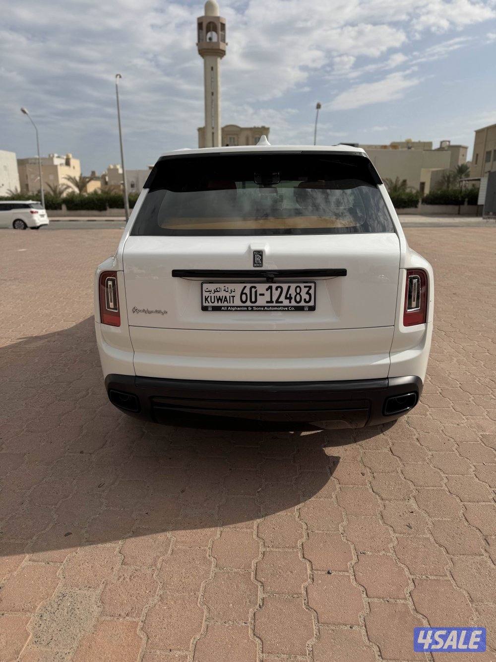 رولز رويس كولينان الغانم موديل2023عداد 14الف تحت الكفاله اللون ابيض3