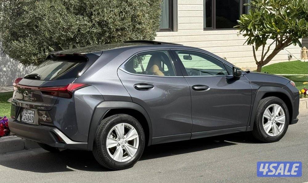 لكزس UX200 - موديل 2023 - وارد الساير1