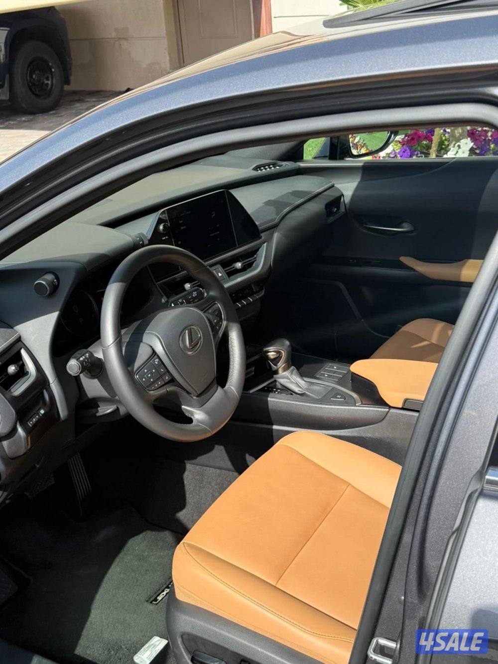 لكزس UX200 - موديل 2023 - وارد الساير2
