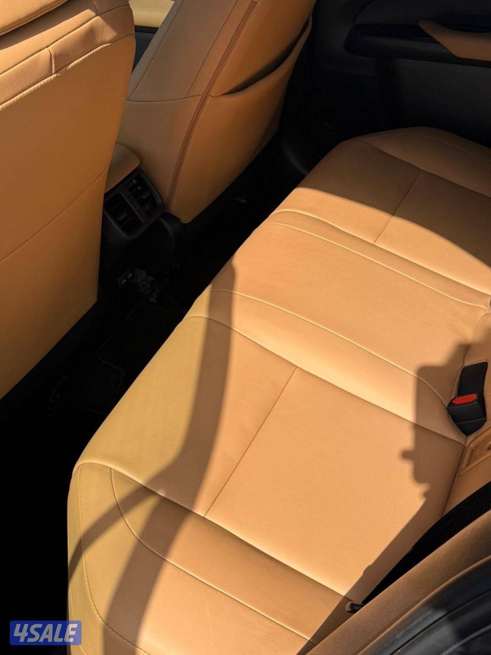 لكزس UX200 - موديل 2023 - وارد الساير3