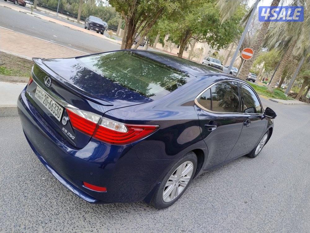 Lexus ES250 نظافة ما تتعوض5