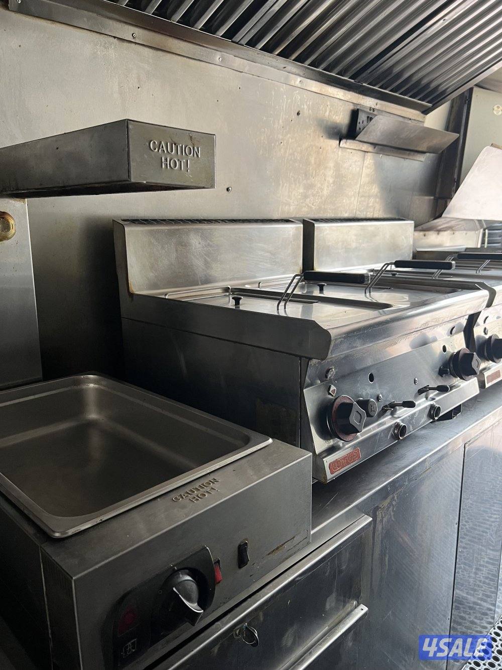 للبيع بوكس بيجو مجهزة بالكامل للمأكولات الخفيفة تصلح لمطعم بيرجر2