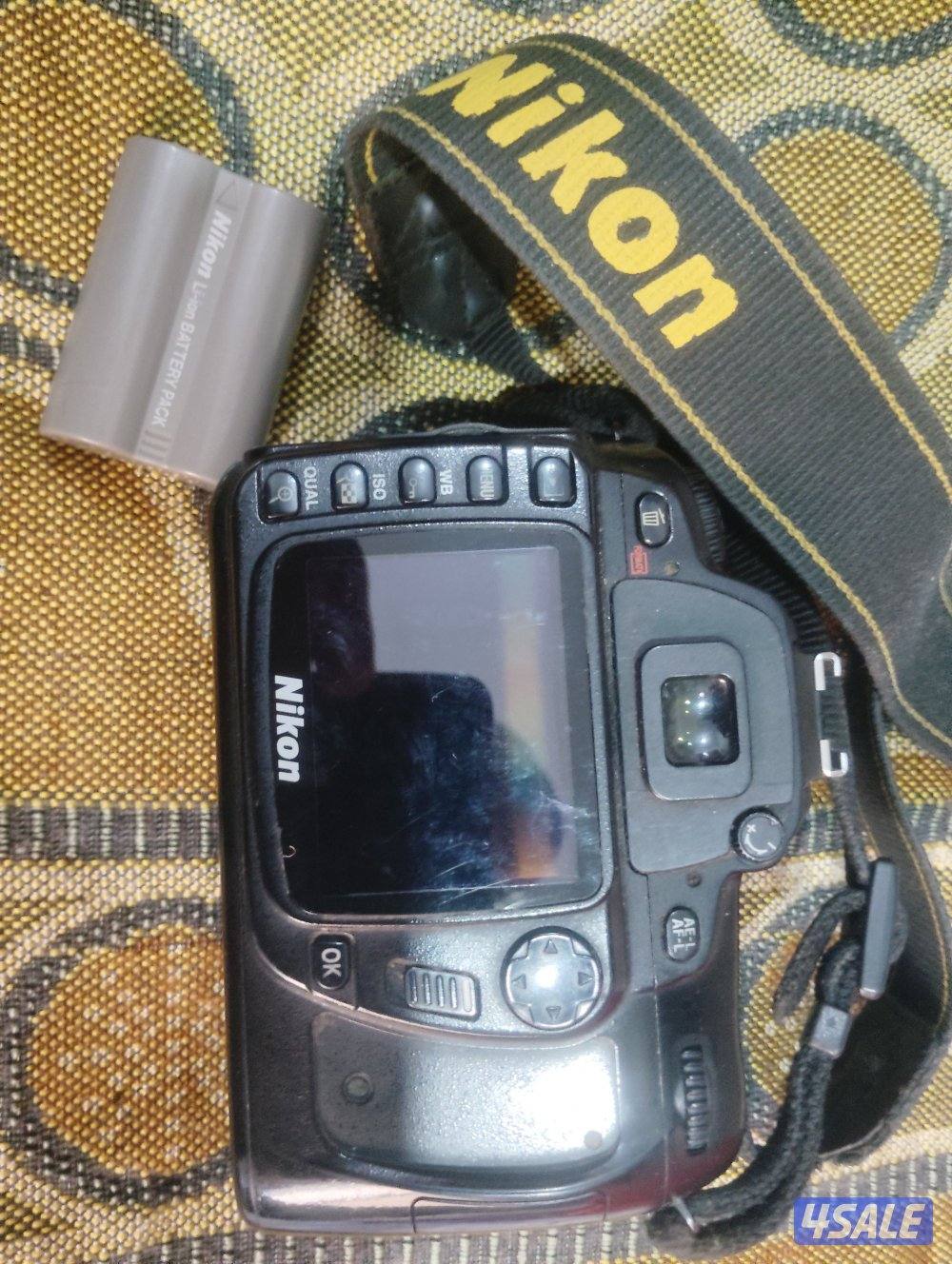 نيكون دى 80 بدي فقط مع بطاريه0