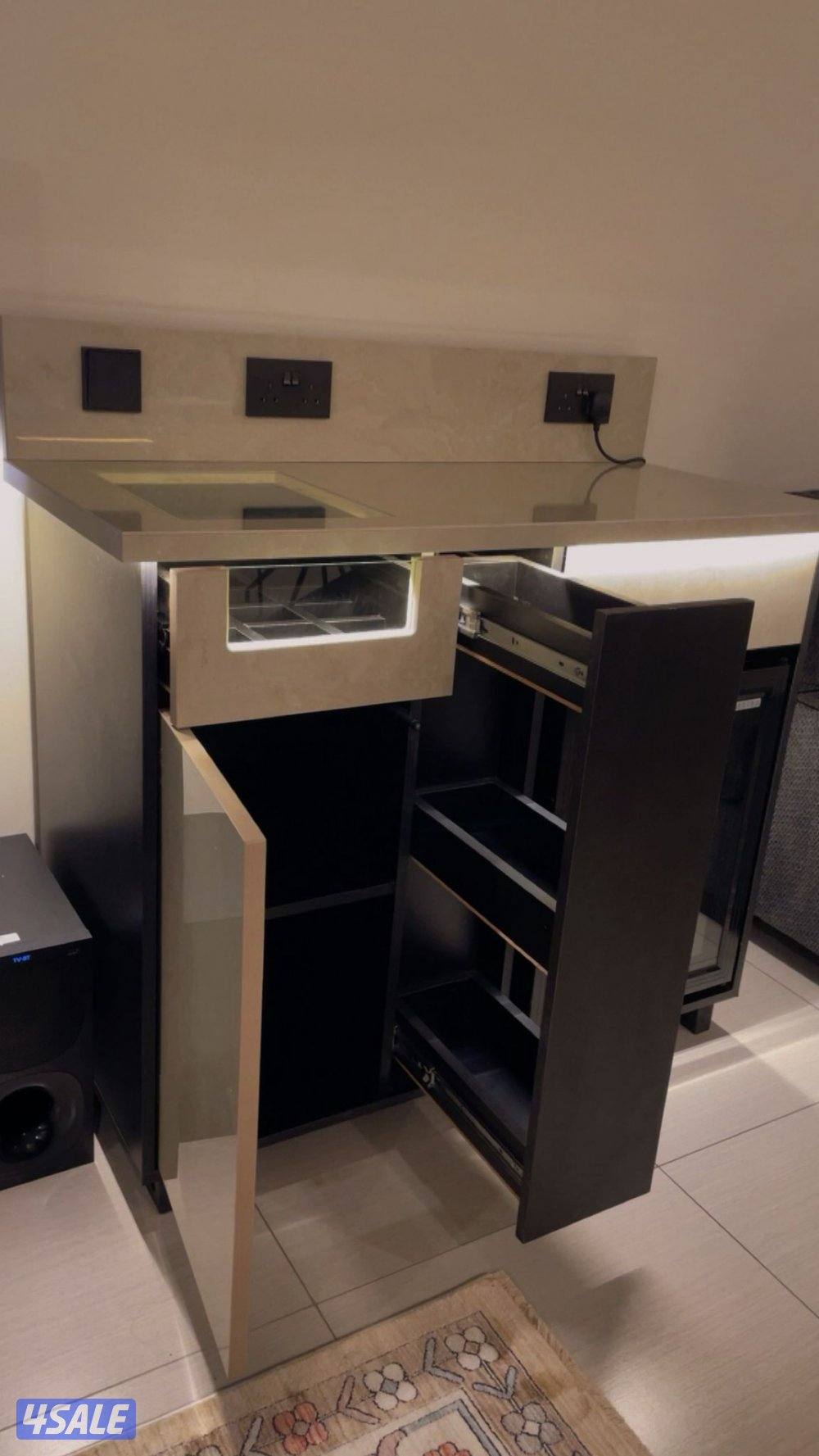 ركن قهوة مع ثلاجة ولامره استخدم سبب البيع نقل من البيت1