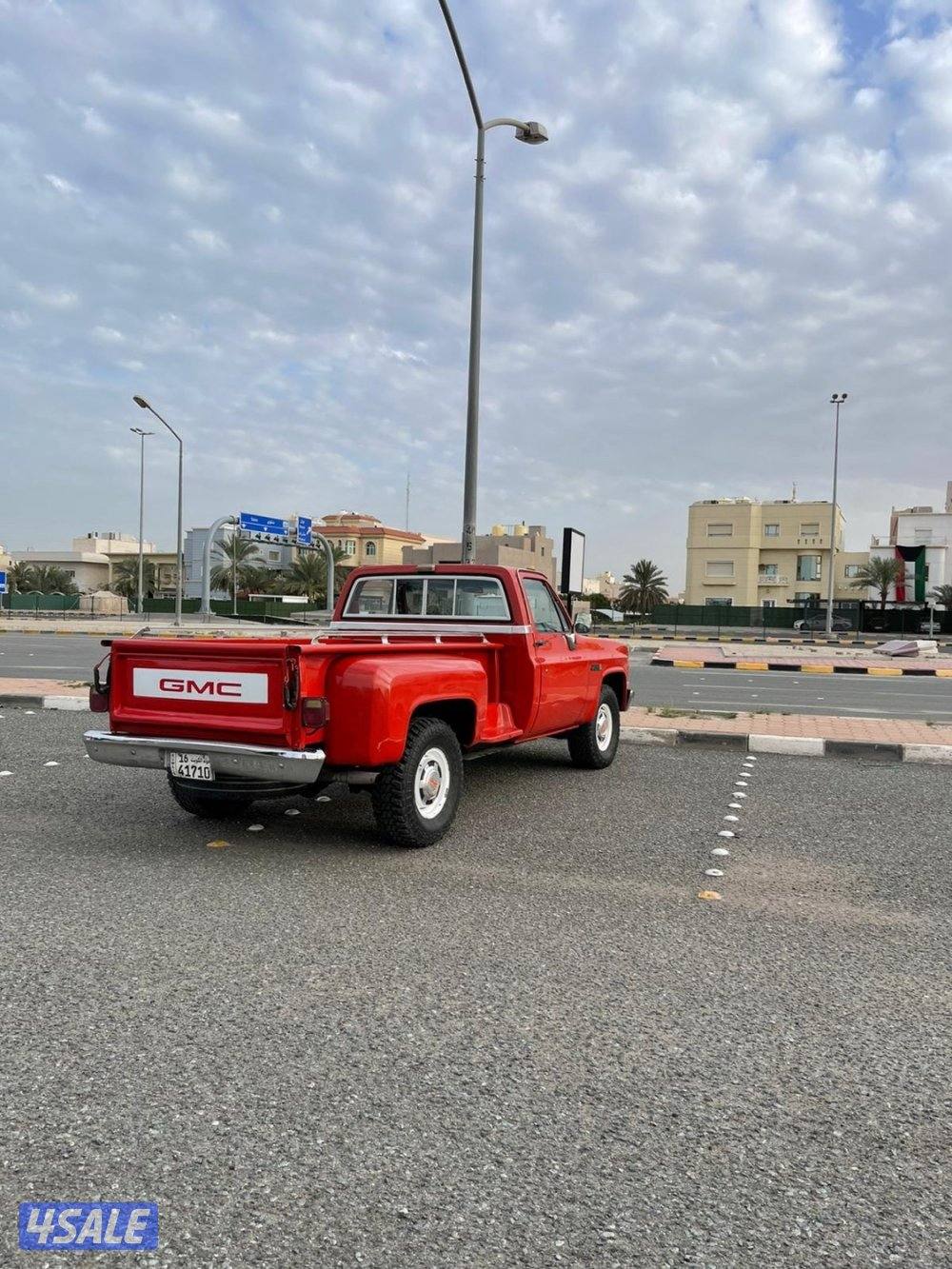 للبيع وانيت جمس موديل 1983 مكينه 454 قير عادي مجدد بالكامل4