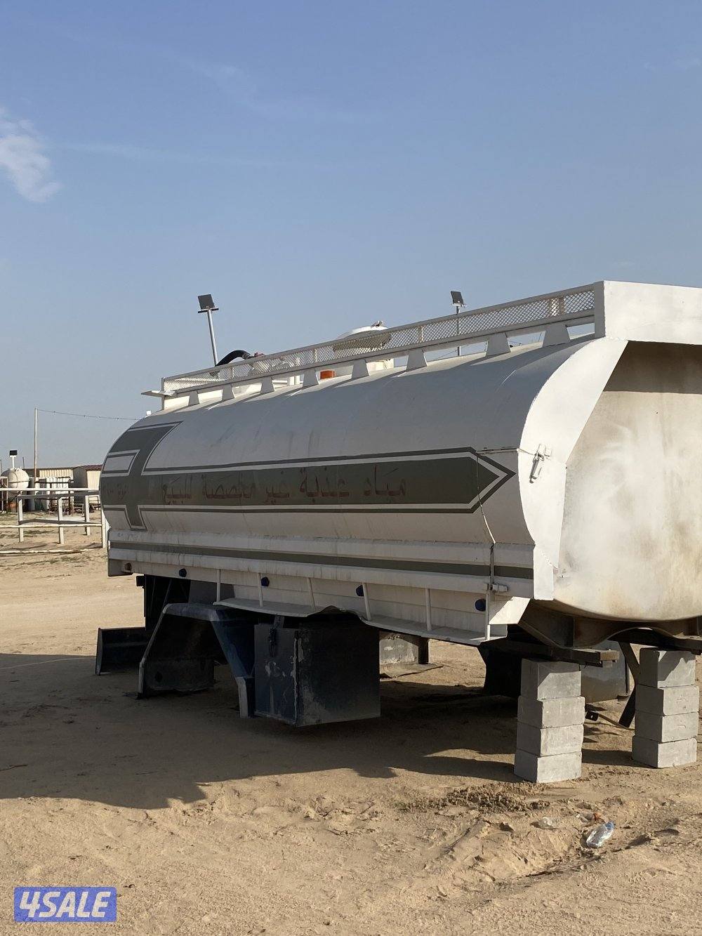 للبع تانكي ماء حموله 3200 مع الطرمبه نظيف1