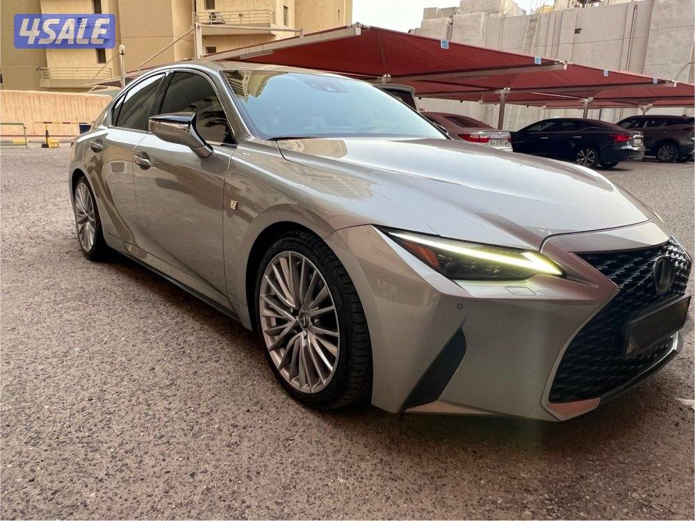 2022 ليكزس IS300 F sport اعلي فئه  سيرفيس وكاله تحت الضمان3