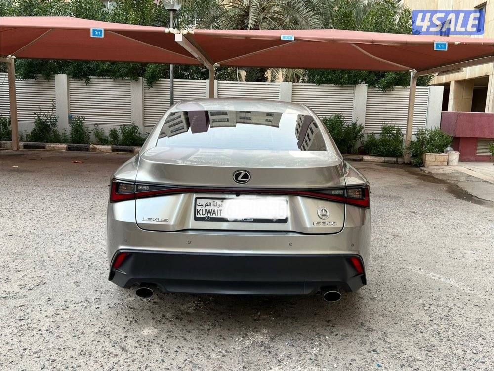 2022 ليكزس IS300 F sport اعلي فئه  سيرفيس وكاله تحت الضمان4