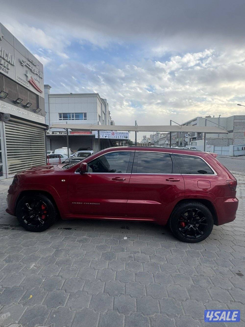 قراند شيروكي srt8 موديل ٢٠١٣ ممشى ١٥٢ الف شرط الفحص وعليه حمايه البواب1