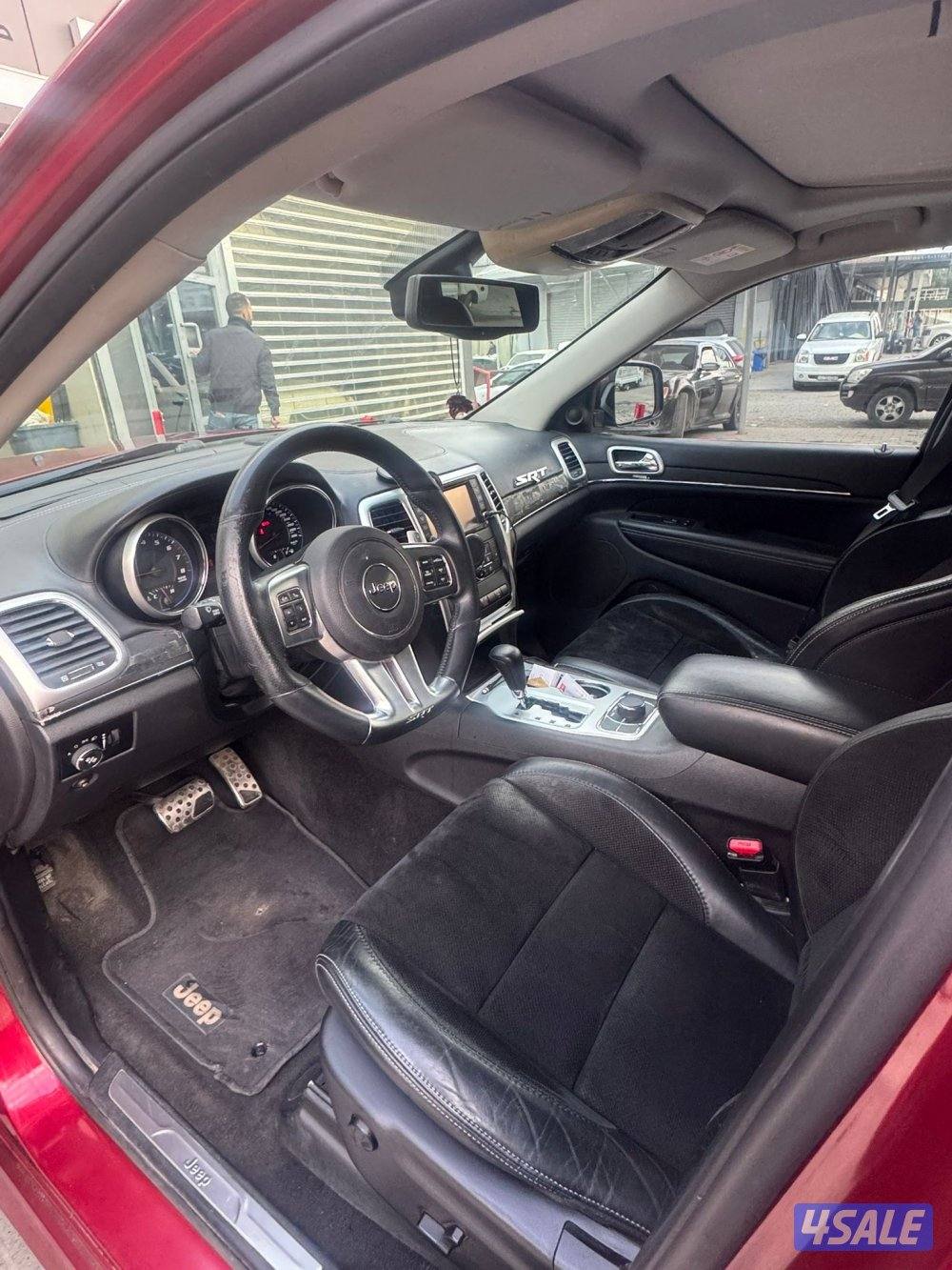 قراند شيروكي srt8 موديل ٢٠١٣ ممشى ١٥٢ الف شرط الفحص وعليه حمايه البواب3