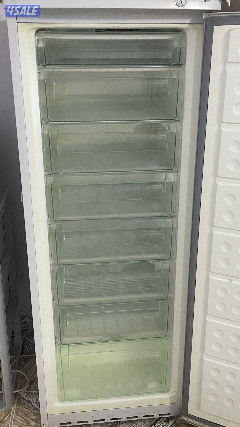 ثلاجه رفوف 7 درجات وفليزر wansa5