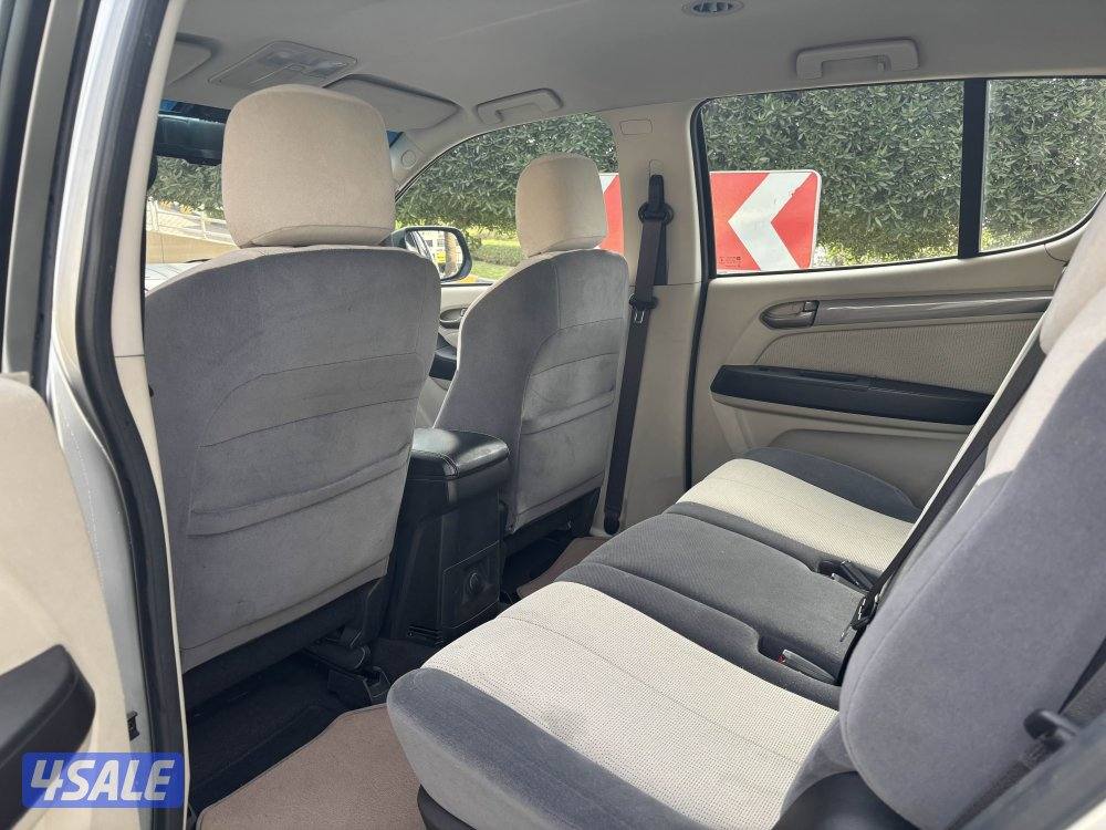 للبيع شفر بليزر موديل 2016 بحاله ممتازه سرفس وكاله عداد100 الف8