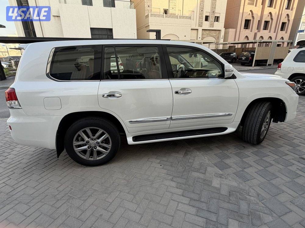 لكزس LX570 صبغ الوكالة بالكامل 20131