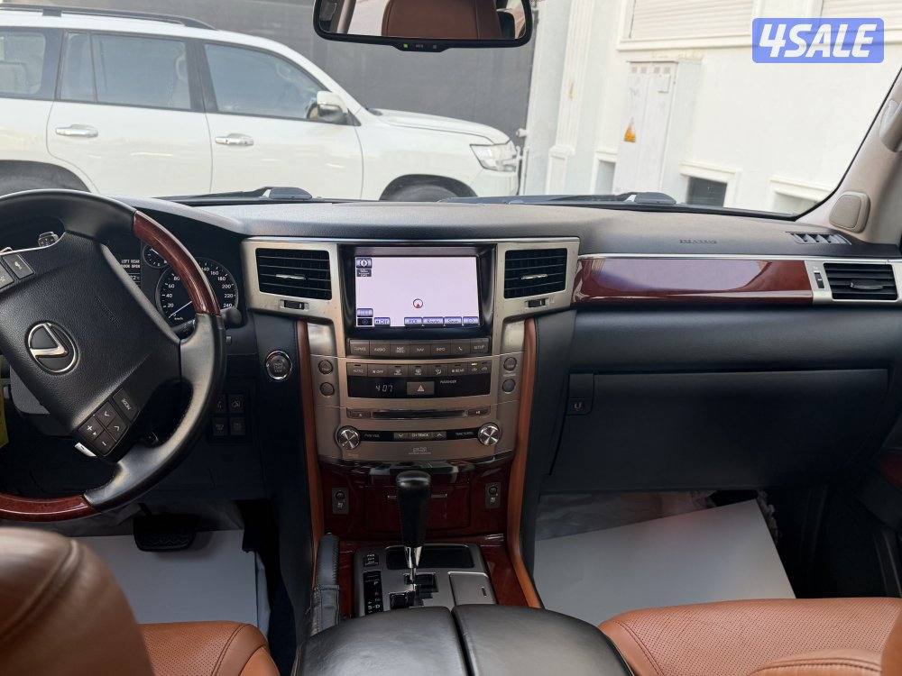 لكزس LX570 صبغ الوكالة بالكامل 20136