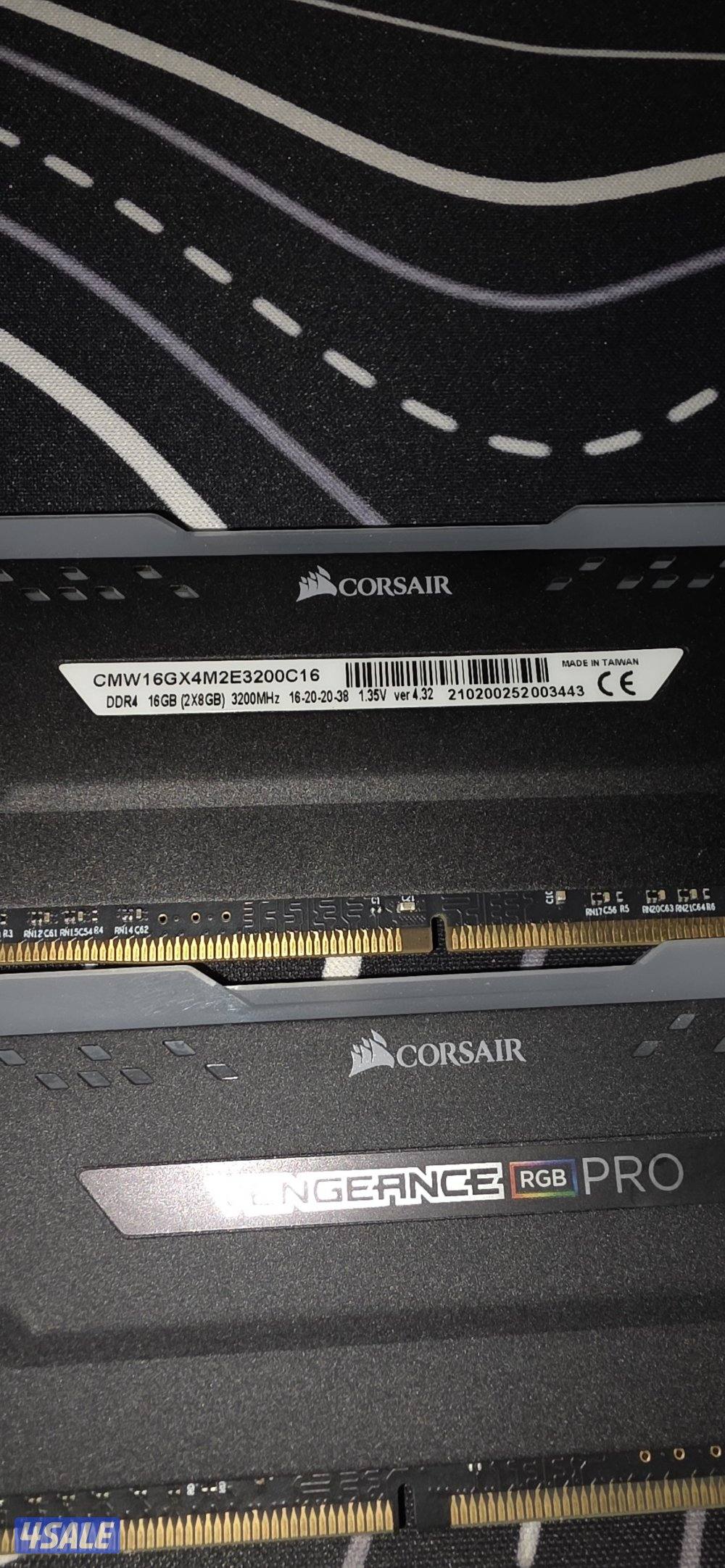 Corsair Vengence DDR4 16GB Ram stick1