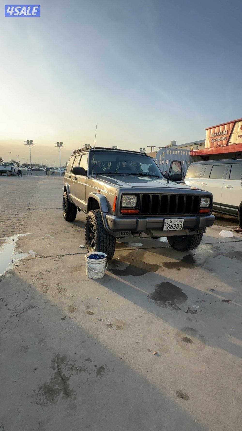 جيب  شيروكي عليه بعض التعديلات1