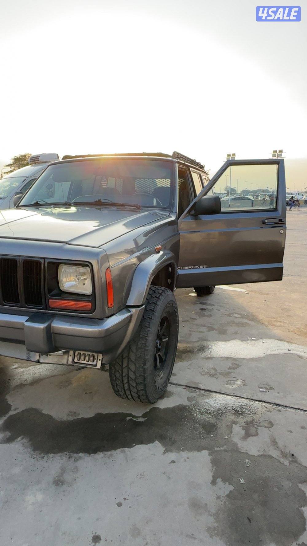 جيب  شيروكي عليه بعض التعديلات7