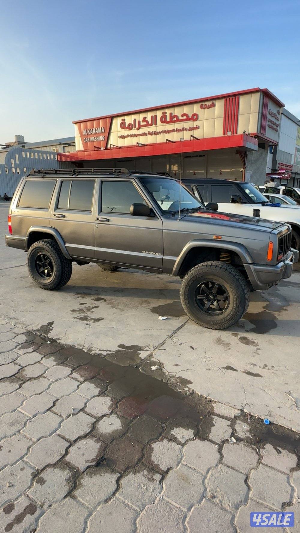 جيب  شيروكي عليه بعض التعديلات8