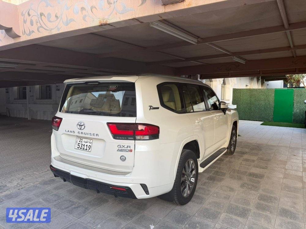 لاندكروزر 2022 GXR ايرو اس1