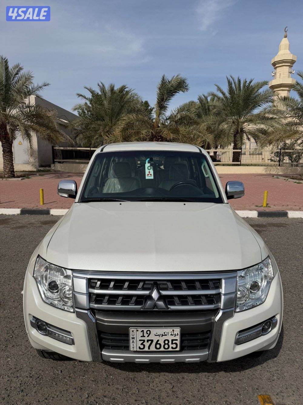 للبيع باجيرو الملا موديل 2022 صدفي ماشي 56 مكينه 3/500 صبغ وكاله7