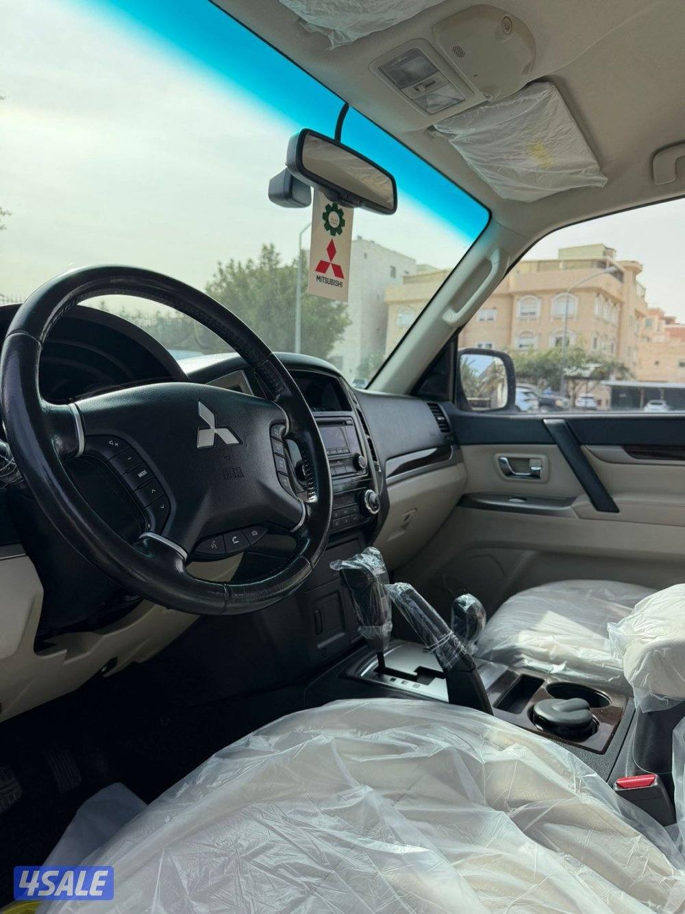 للبيع باجيرو الملا موديل 2022 صدفي ماشي 56 مكينه 3/500 صبغ وكاله8