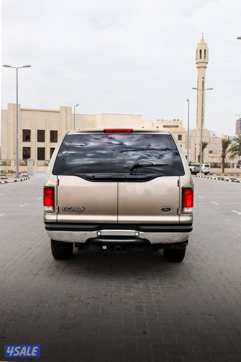 البيع وليس للبدل فورد أكسكيرجين موديل 20002