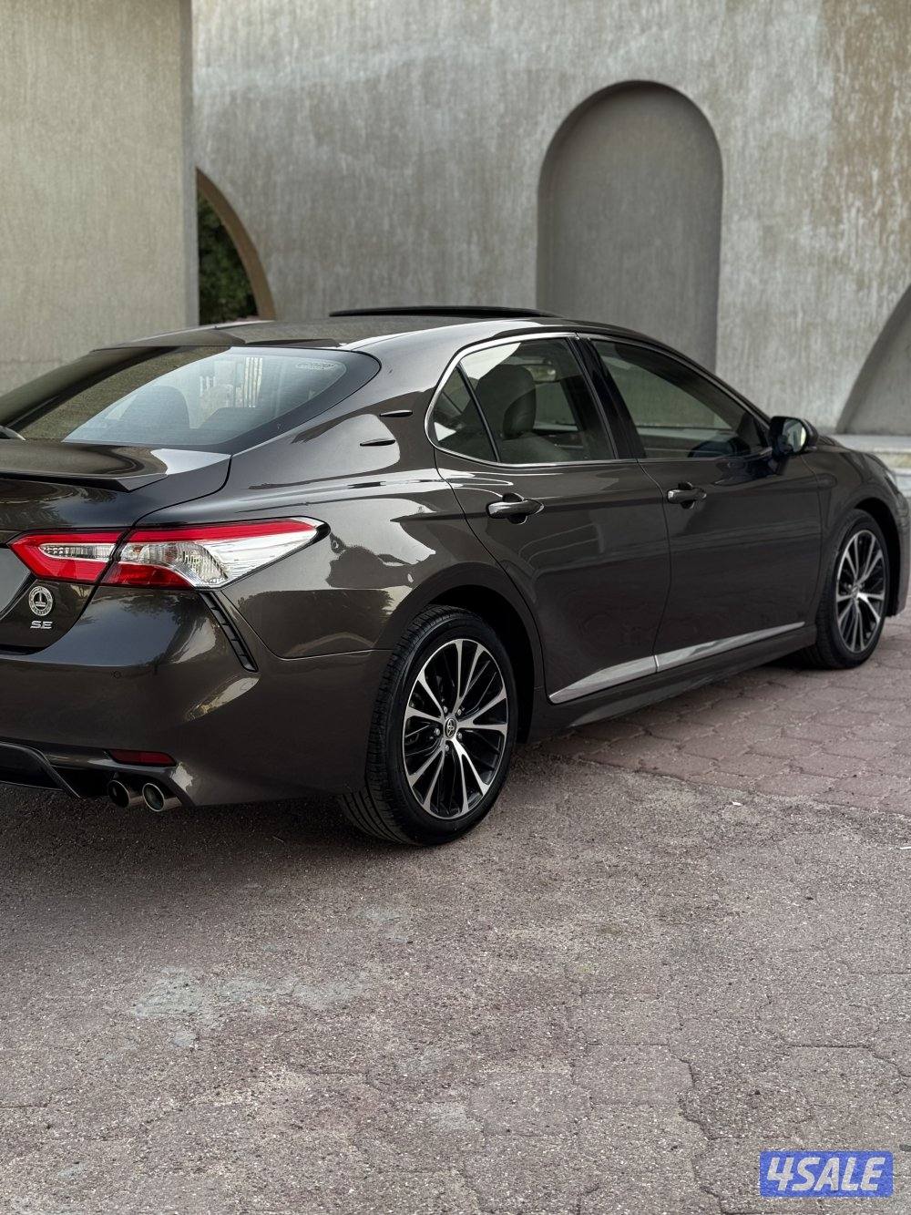 كامري 2020 SE صبغ الوكاله ماشي 91 الف سبورت قير F1 فتحه كامل الموصفات3