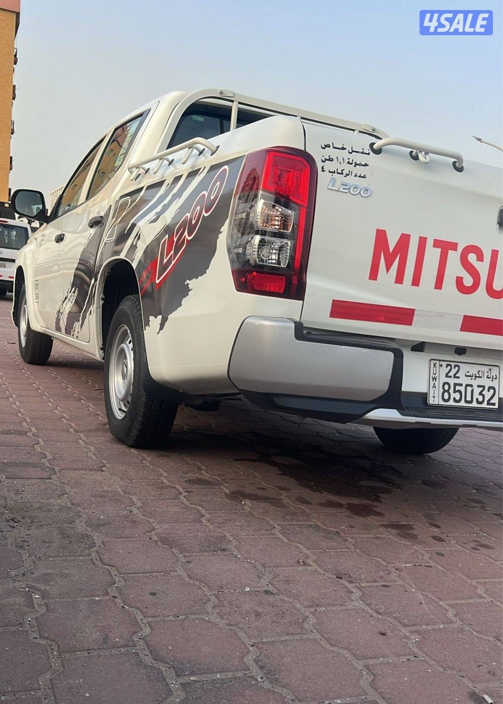 للبيع وانيت مستبيشي موديل 2023  شرط فحص  القير والمكينه  6000 كيلو1