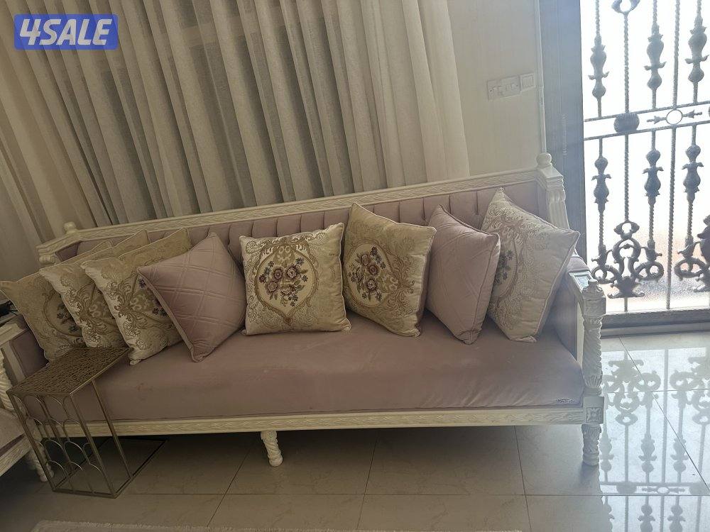 للبيع ٣ قطع كنب1