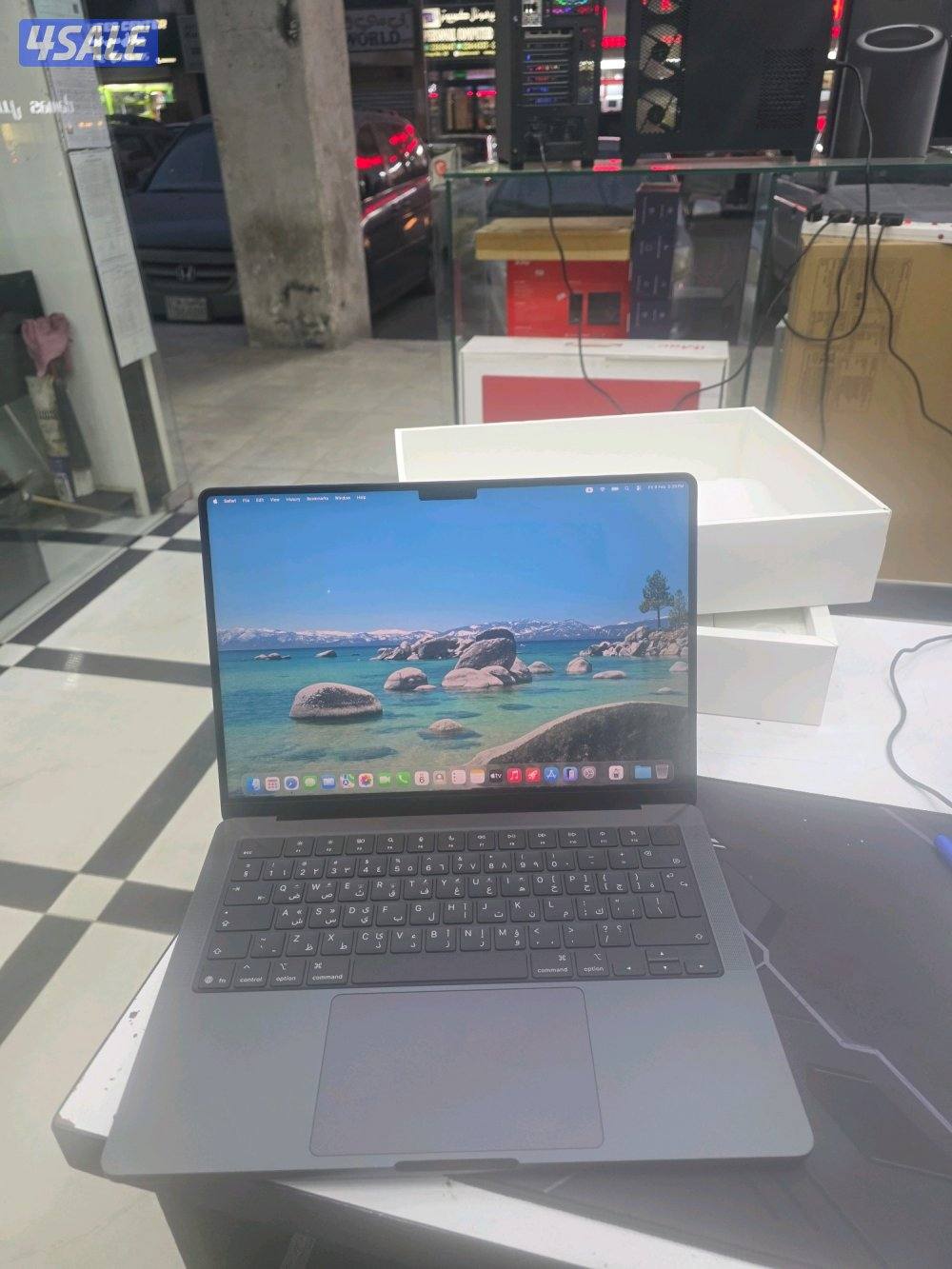 Macbook Pro M5 ram16gb ssd 512gb 2 cycle just box open 1 year warnty0