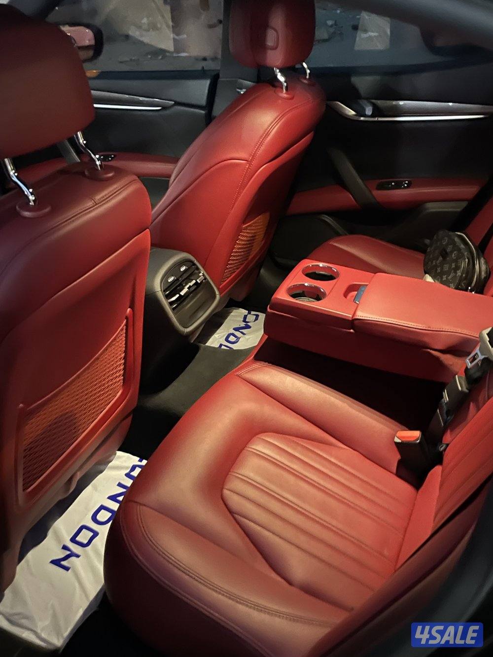 للبيع ميزراتي جيبليS موديل2020 بحاله ممتازه شرط الفحص يوجد خفس خلفي2