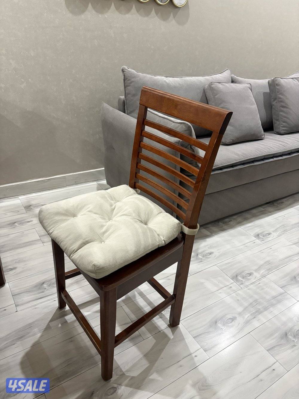 Dining Table طاولة طعام1