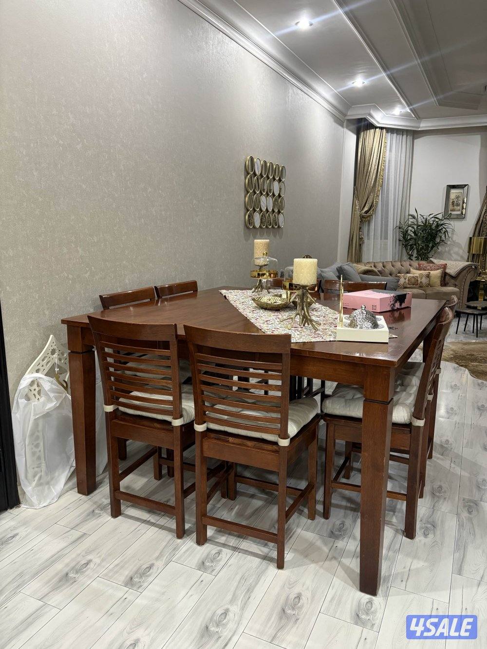 Dining Table طاولة طعام2