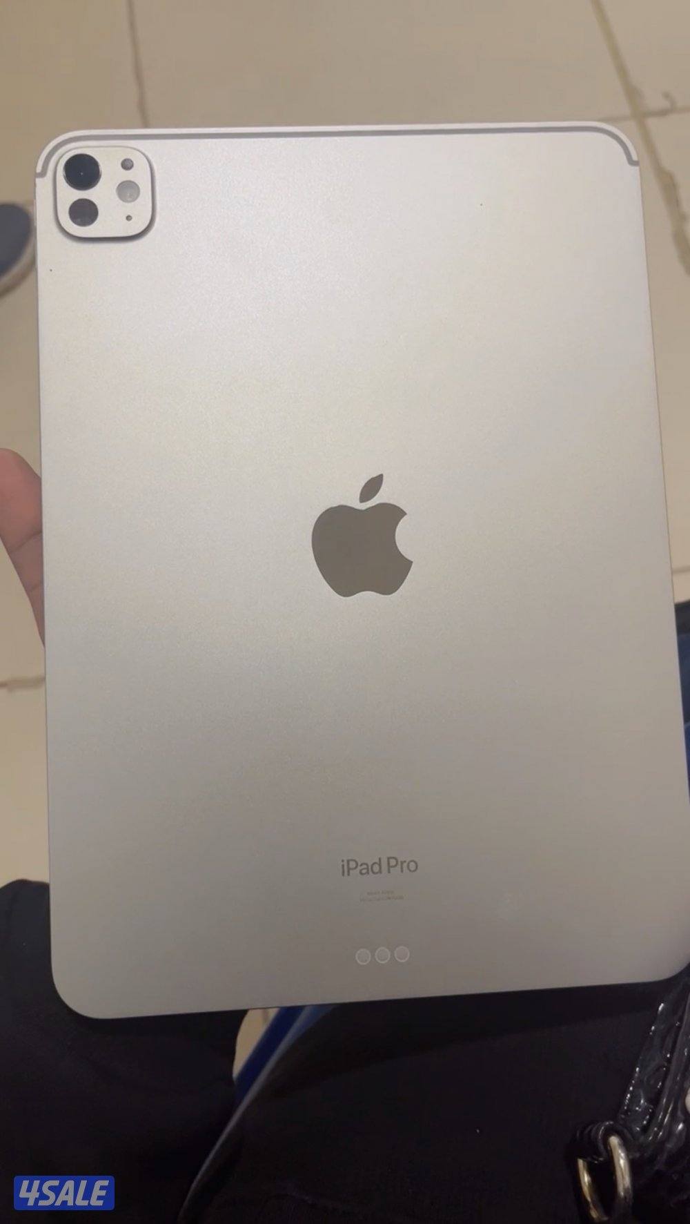 iPad m4 pro, purchase from Xcite totally new under warranty!2
