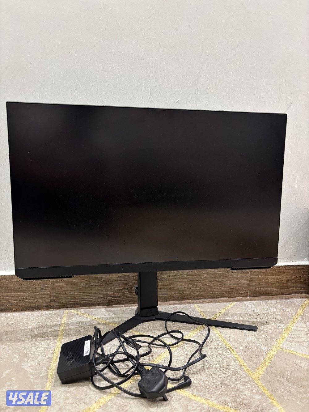 للبيع شاشتين قيمنق Two gaming monitors1