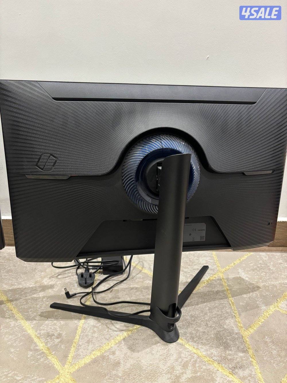 للبيع شاشتين قيمنق Two gaming monitors2