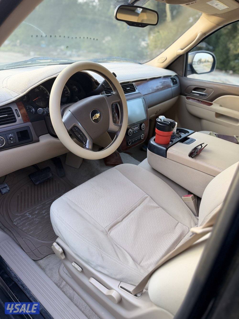 للبيع تاهو مديل 2011 صبغ الوكاله السياره قمه بالنظافه2