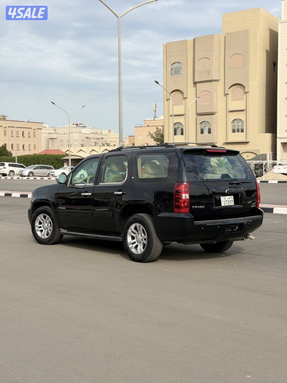 للبيع تاهو مديل 2011 صبغ الوكاله السياره قمه بالنظافه4