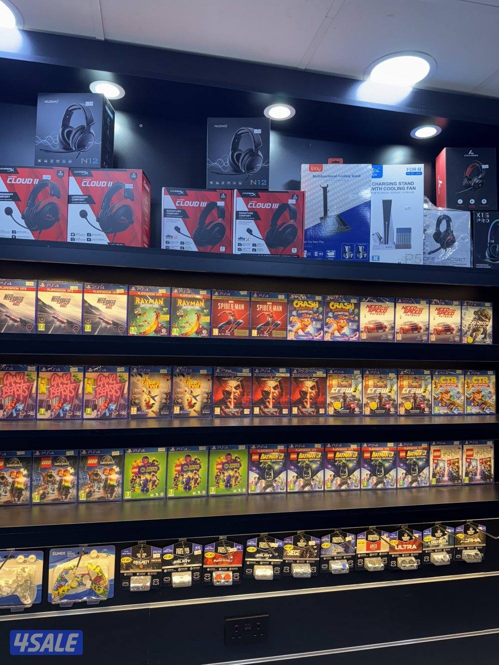 متوفر لدينا جميع انواع الالعاب والبلايستيشن1