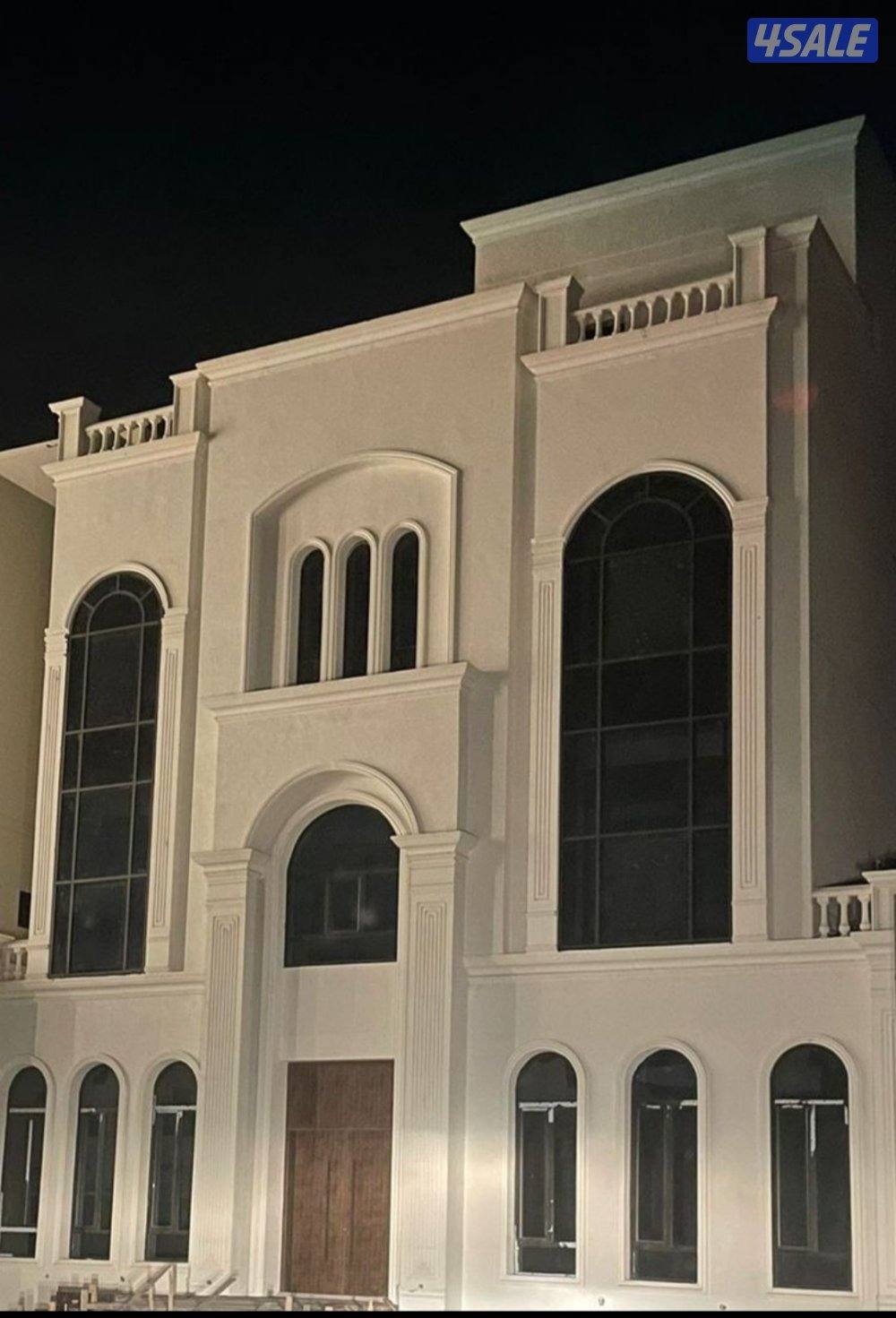 للإيجار فيلا عبارة عن سرداب وثلاث ادوار وربع0