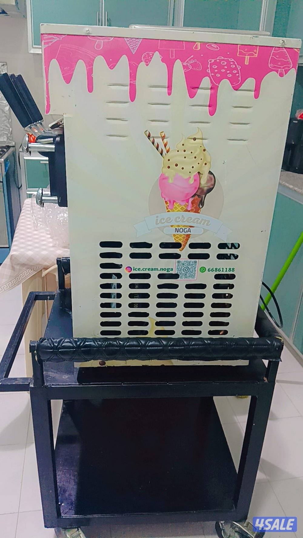 للبيع مكينة ايس كريم نظيفه جداً1