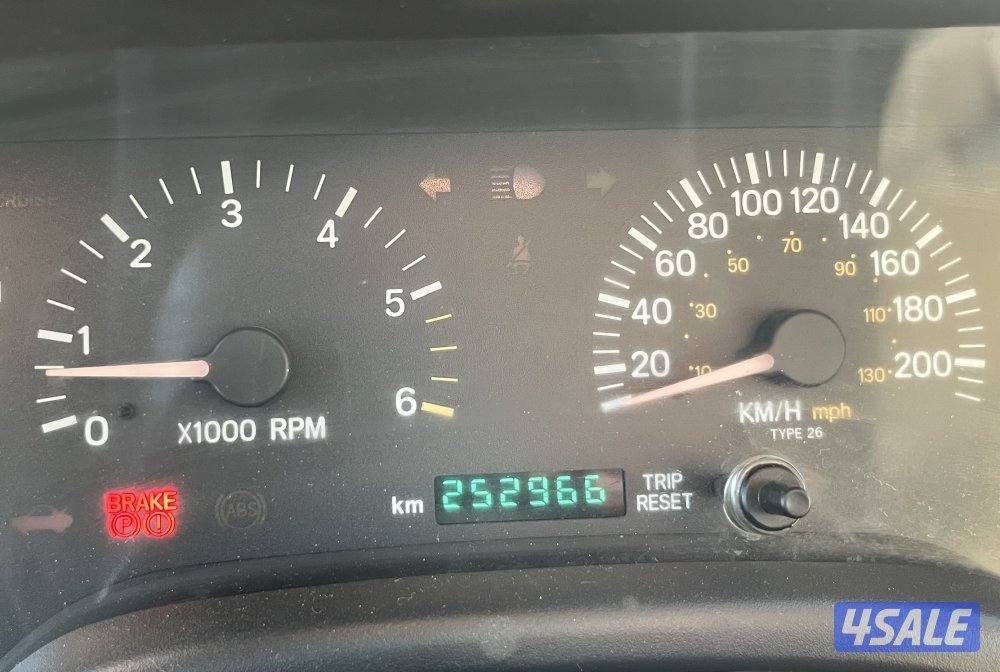 للبيع جيب شيروكي موديل ٢٠٠٠ فل اوبشن5