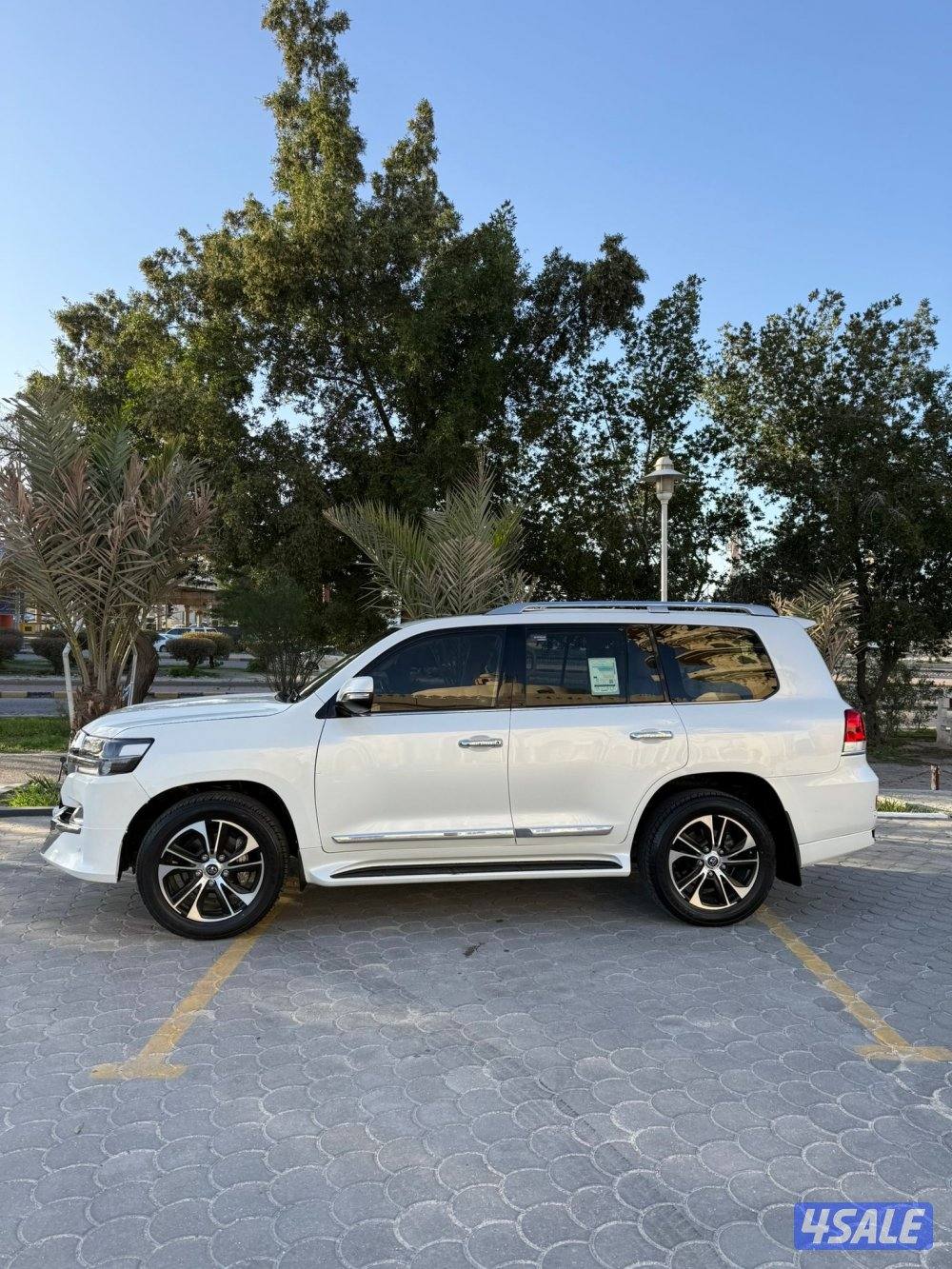 للبيع لاند كروز موديل 2021 عداد 129 الف1