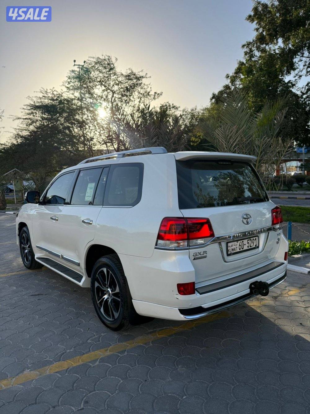 للبيع لاند كروز موديل 2021 عداد 129 الف4